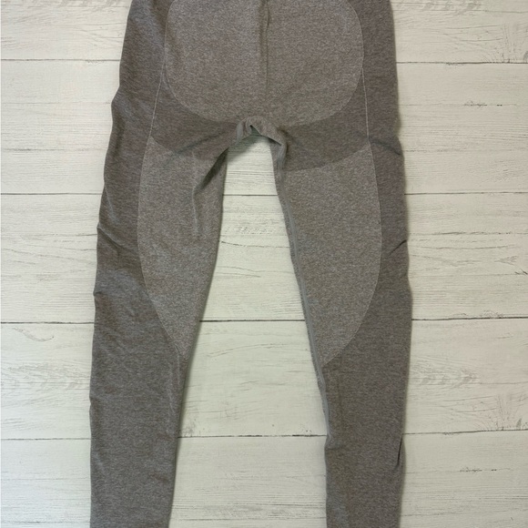 Lot of 2 Gymshark Leggings Women M Seamless Tight Preppy Purple Gray Gym Active - Picture 3 of 8